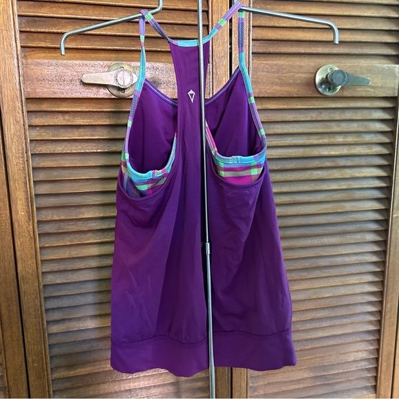 Ivivva size 10 double Dutch tank with the ability to add cups - Picture 2 of 5